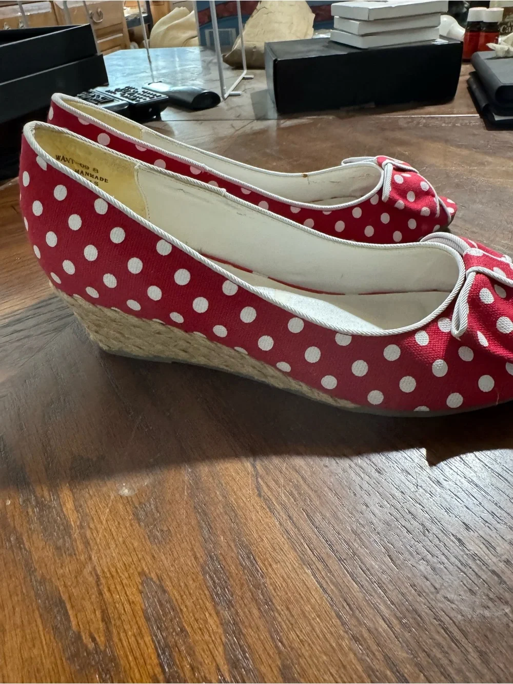 Women’s Red Polka Dot Bow Peep-Toe platforms size 8